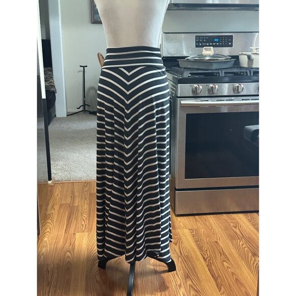 AB Studio Chevron Print Striped Maxi Skirt Size S Casual Beach - Picture 10 of 10